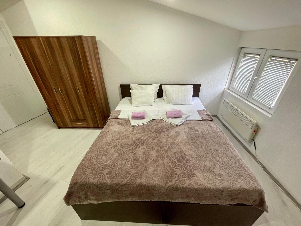 Apartmani Aleksandra U Centru Grada Kragujevac Exterior foto