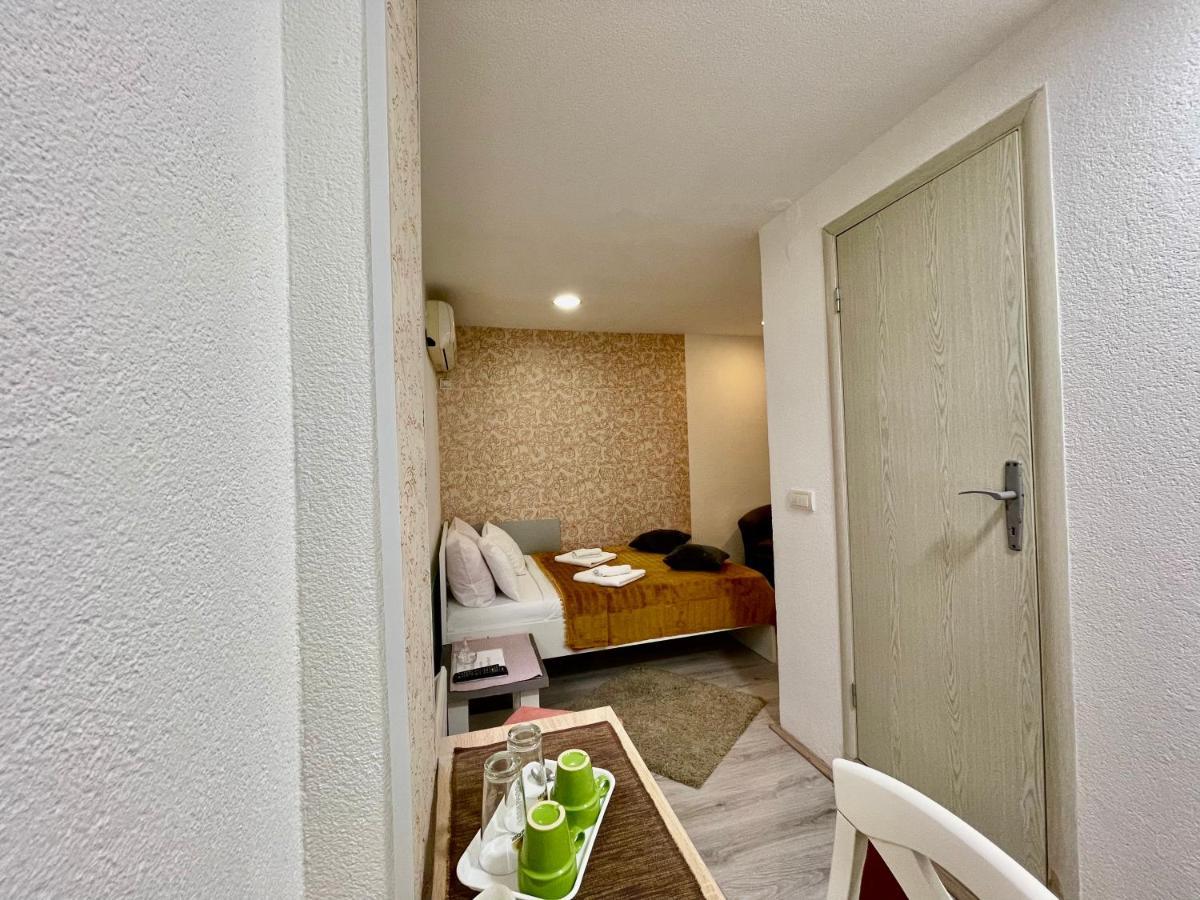 Apartmani Aleksandra U Centru Grada Kragujevac Exterior foto