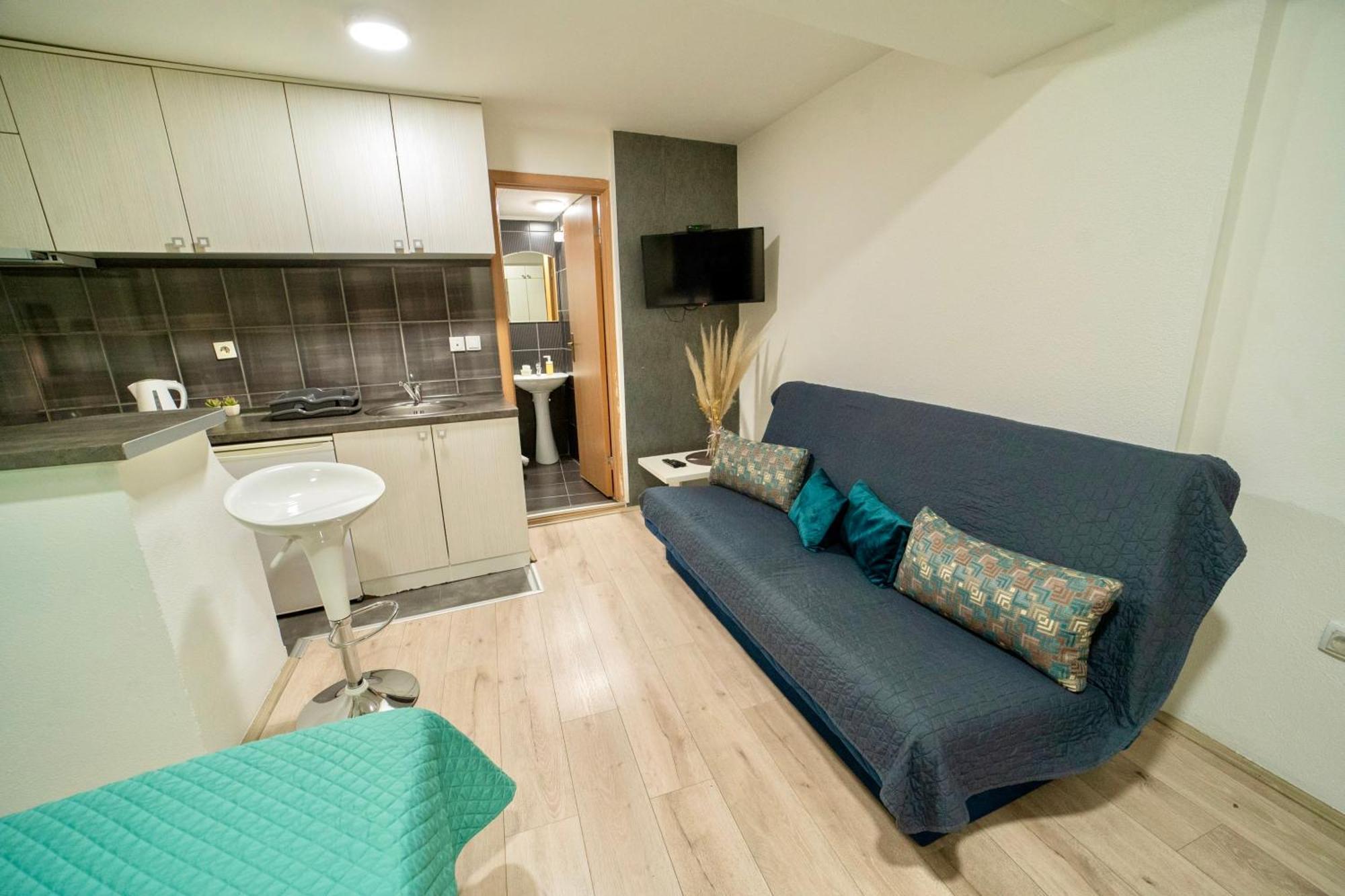 Apartmani Aleksandra U Centru Grada Kragujevac Exterior foto