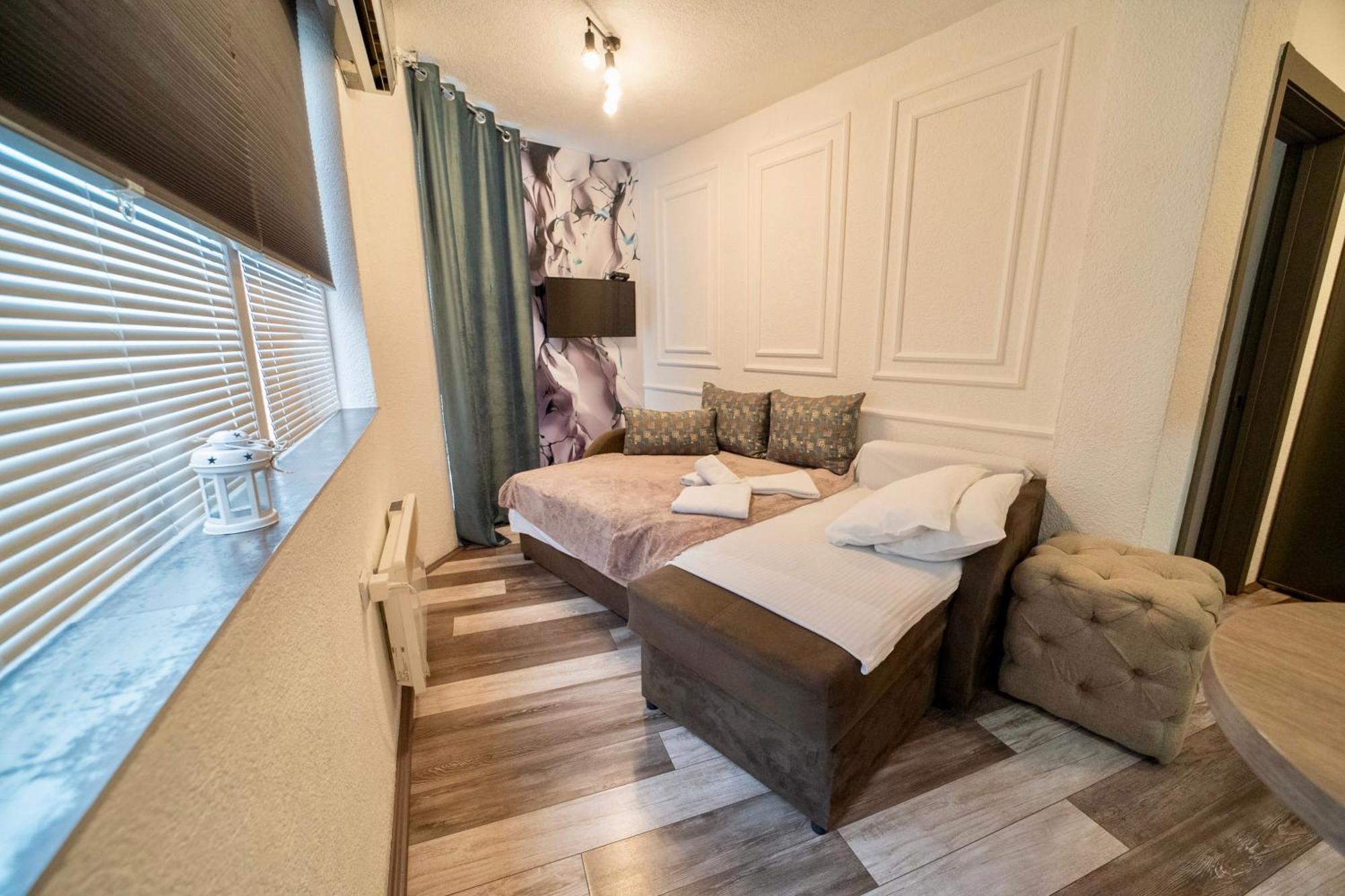 Apartmani Aleksandra U Centru Grada Kragujevac Exterior foto