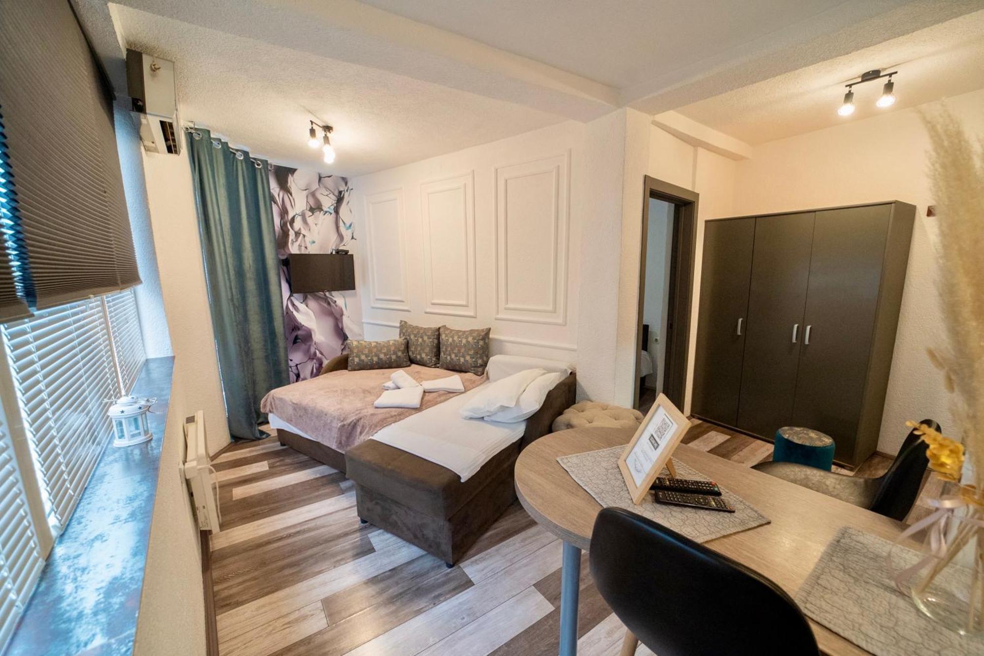 Apartmani Aleksandra U Centru Grada Kragujevac Exterior foto