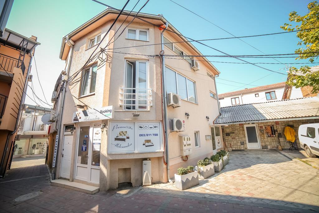 Apartmani Aleksandra U Centru Grada Kragujevac Exterior foto