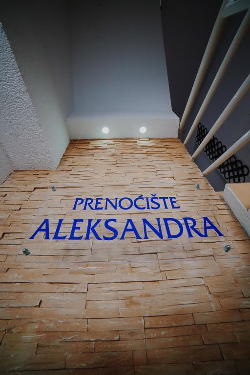Apartmani Aleksandra U Centru Grada Kragujevac Exterior foto