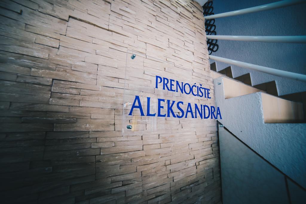 Apartmani Aleksandra U Centru Grada Kragujevac Exterior foto