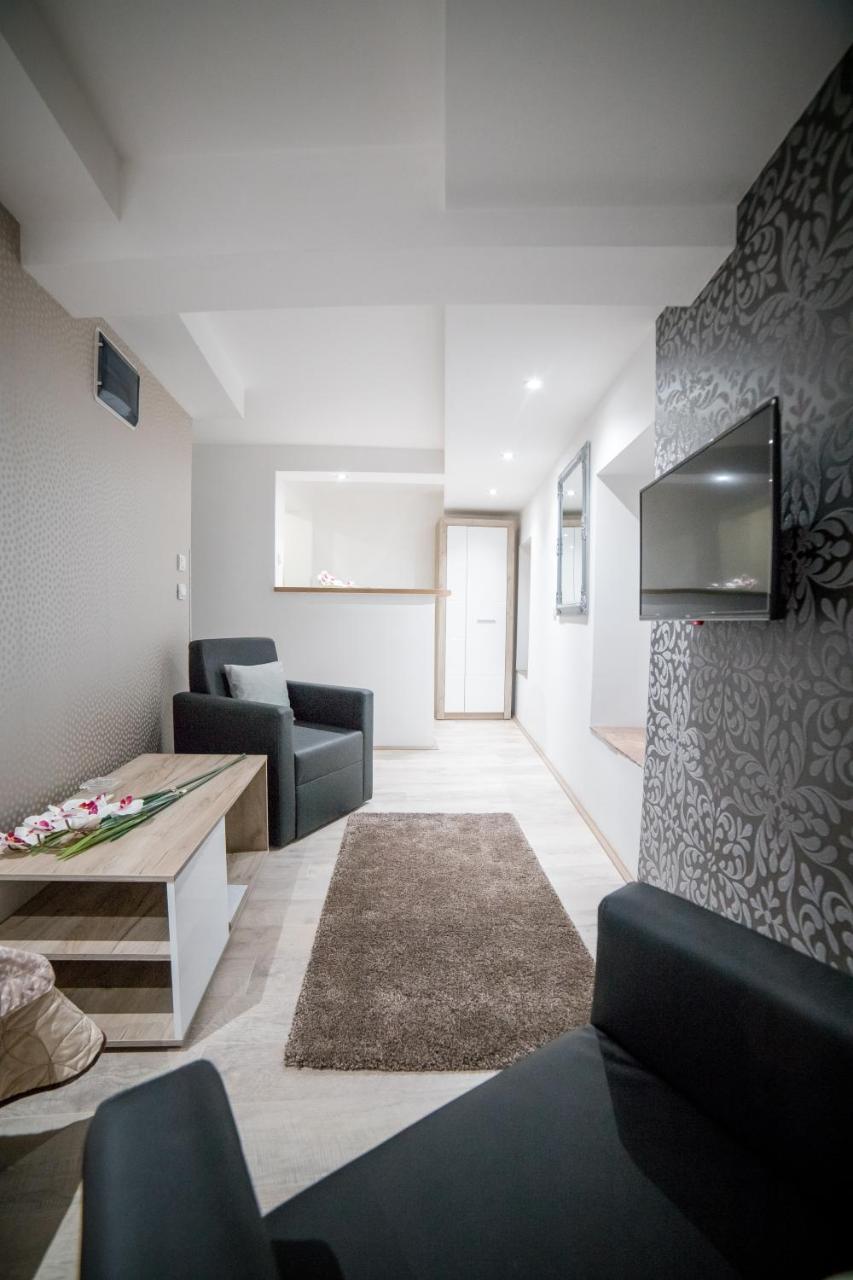 Apartmani Aleksandra U Centru Grada Kragujevac Exterior foto